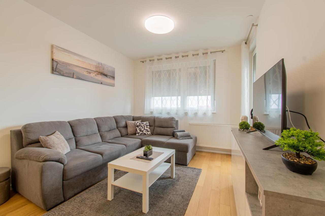 Apartamento Flexible Selfcheckins 42 - Zagreb - Luxury - Garage Parking - Loggia - Brand New Exterior foto